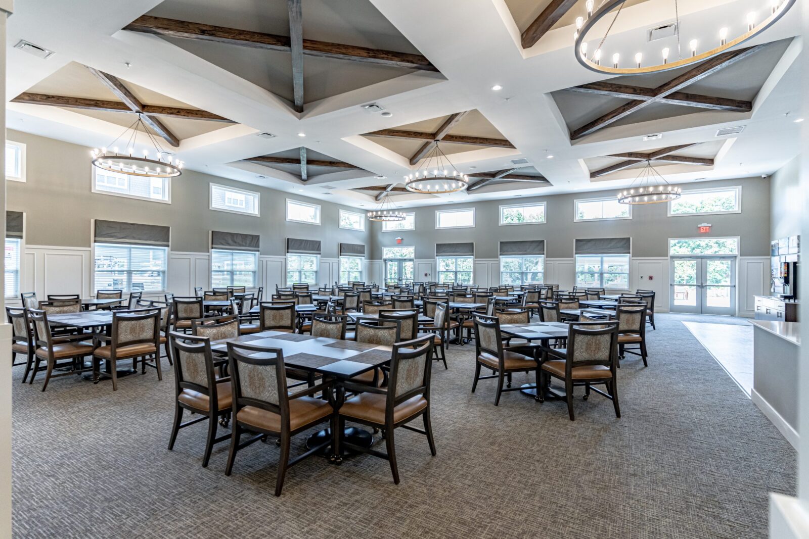 Luxury dining at Avalon Senior Living